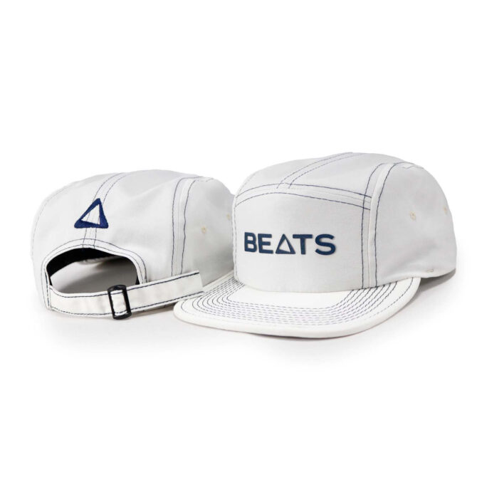 Boné Branco com Costura Azul Beats - 5 Panel